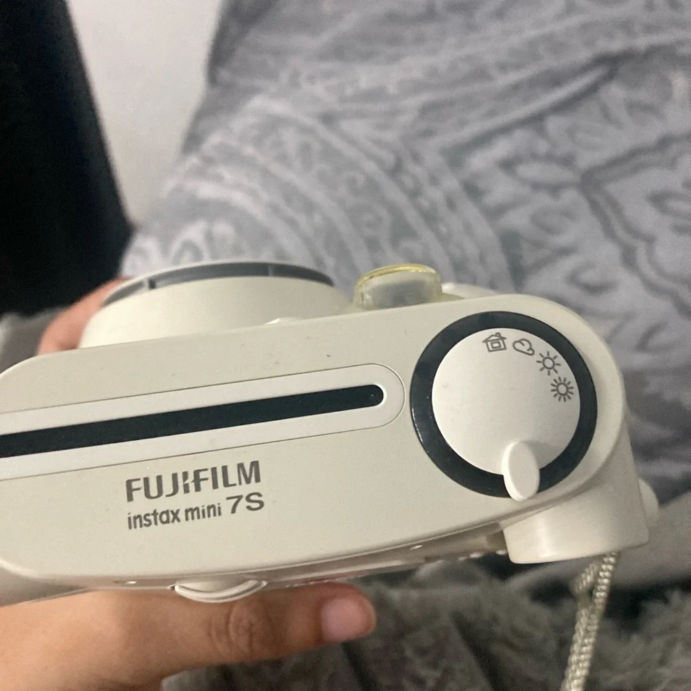 Fujifilm Instax Mini Instant Camera - Cream